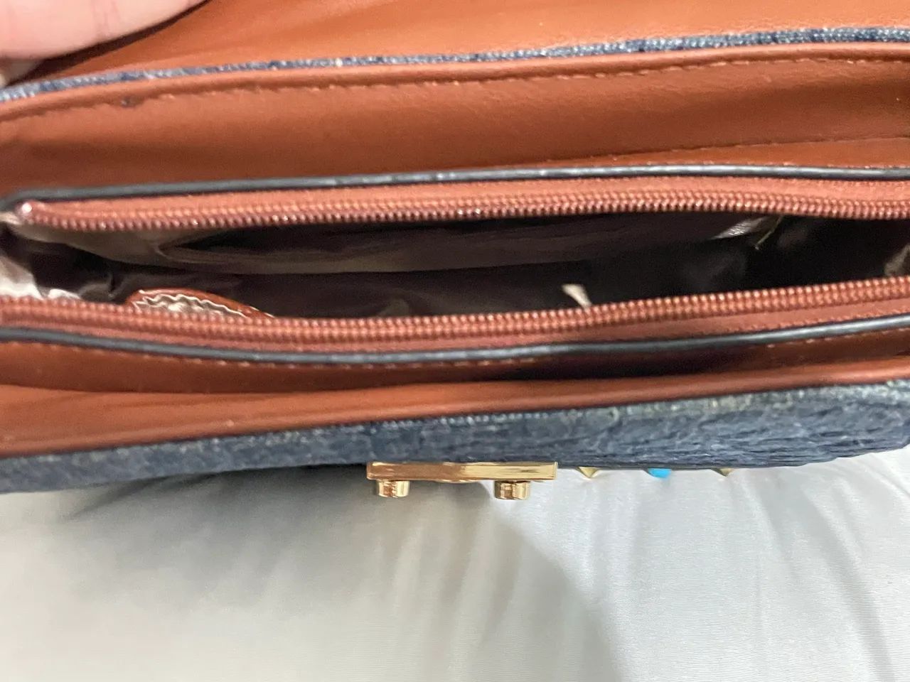 Bolsa Transversal Jeans com Tachas e Pedras Turquesa (Estilo Valentino) - Foto 5