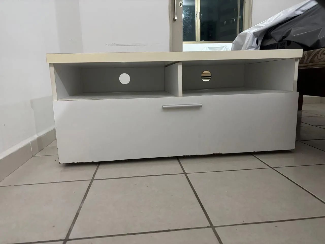 Rack para TV Branco com Gaveta e Nichos