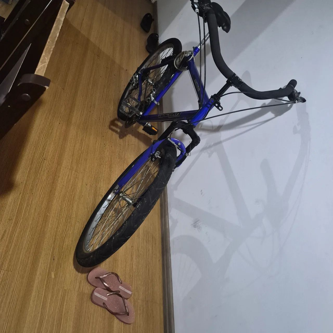 Bicicleta aro 26 muito nova - Foto 4