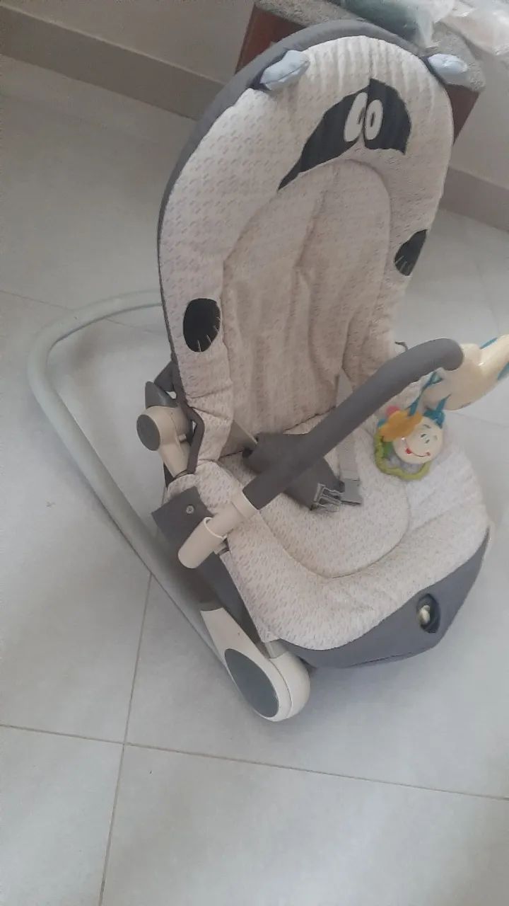 Cadeira de descanso Chicco com móbile