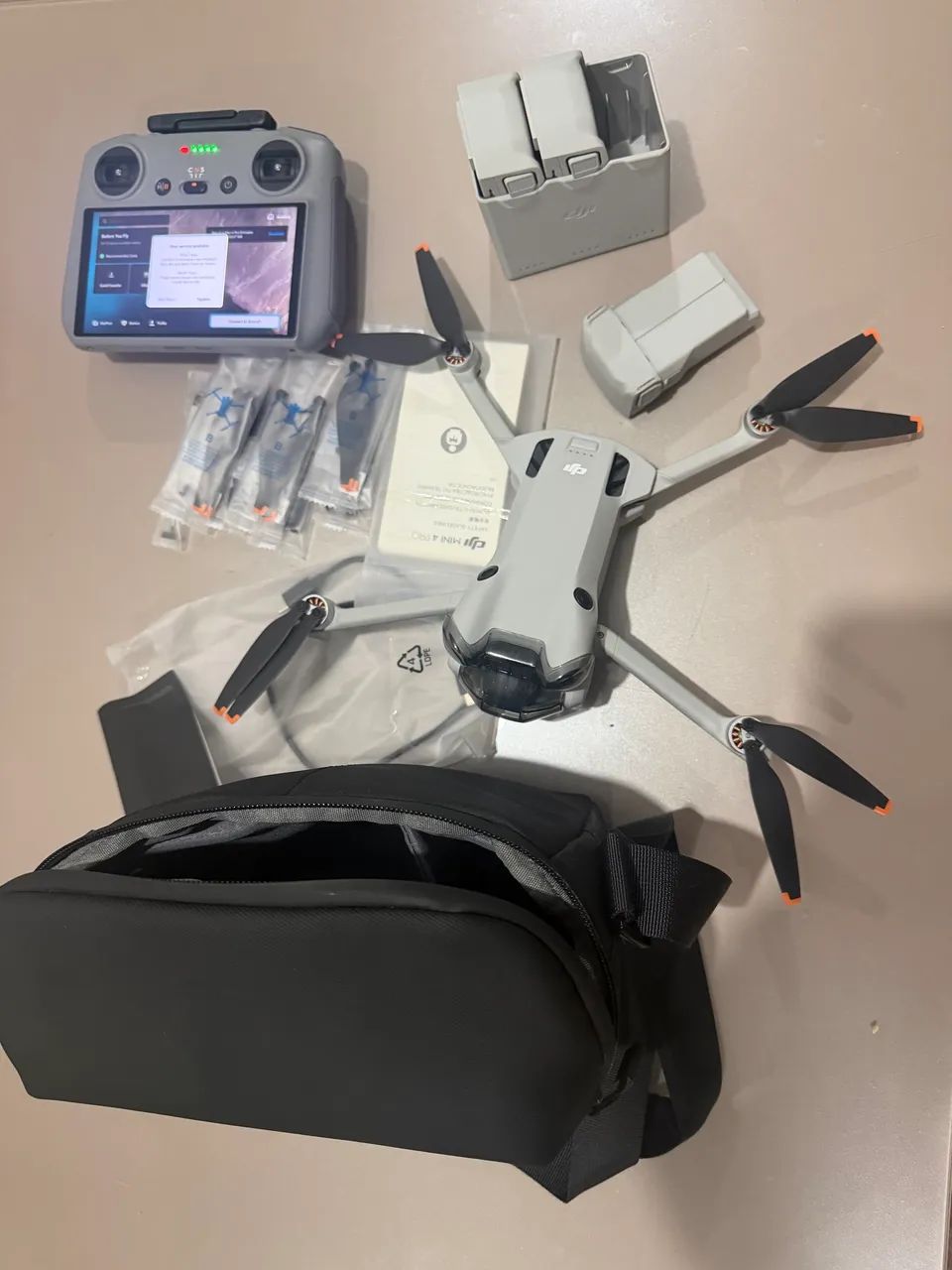 Drone DJI Mini 4 Pro + Controle RC 2 + 3 Baterias + Bag - Foto 2