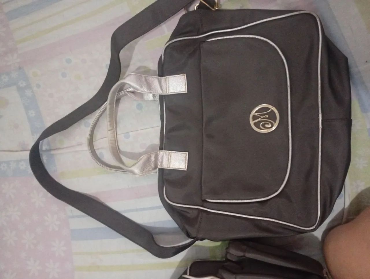 Vendo bolsas uma pequena e grande  - Foto 4