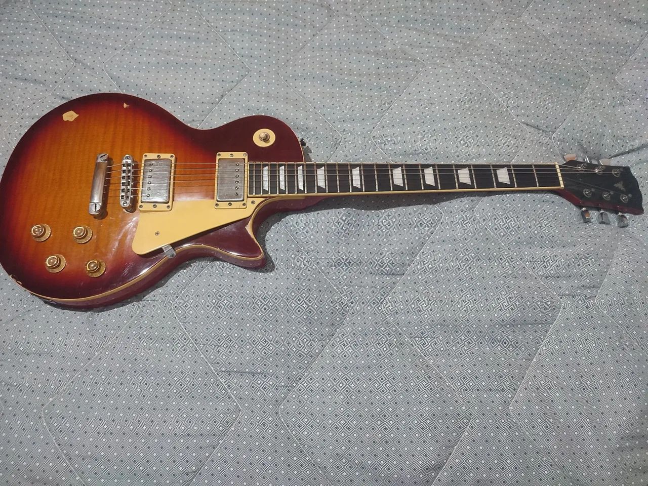 Guitarra Les Paul Phoenix Usada
