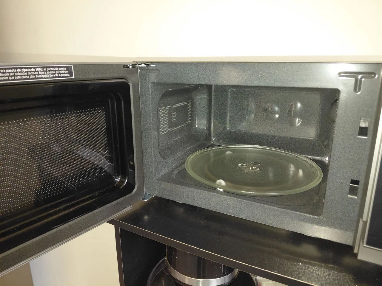 Vendo Micro-ondas 127v - Semi Novo - Foto 2