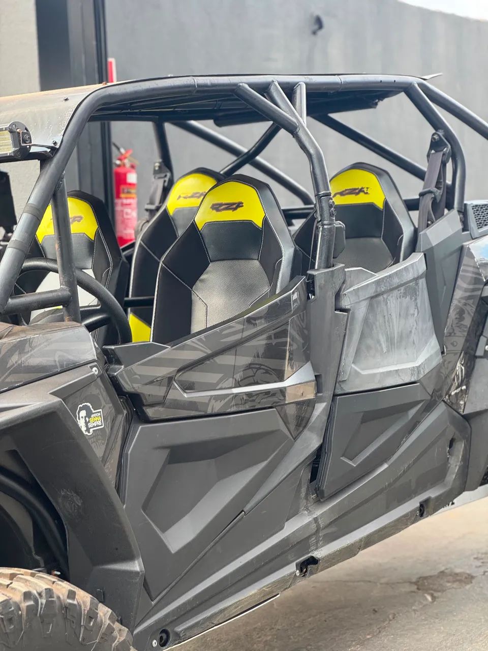 UTV Polaris 4 lugares Automático - Foto 2