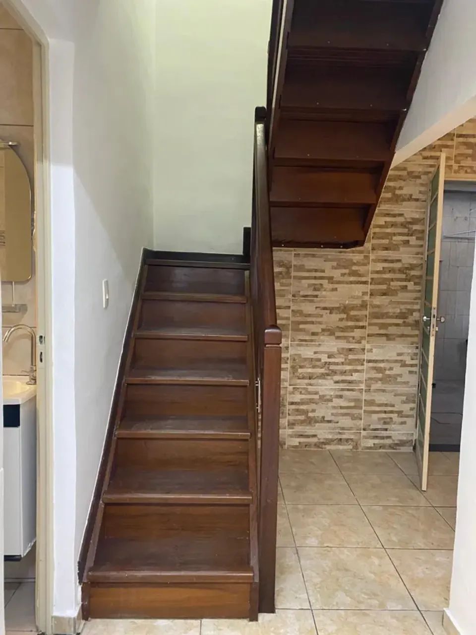 Casa Duplex Geminada - Conjunto Pequeno - Oportunidade - Foto 2