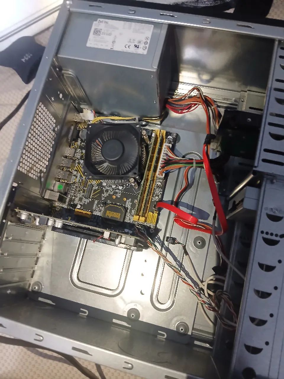PC com i3 2100 e GPU dedicada431117346004029444