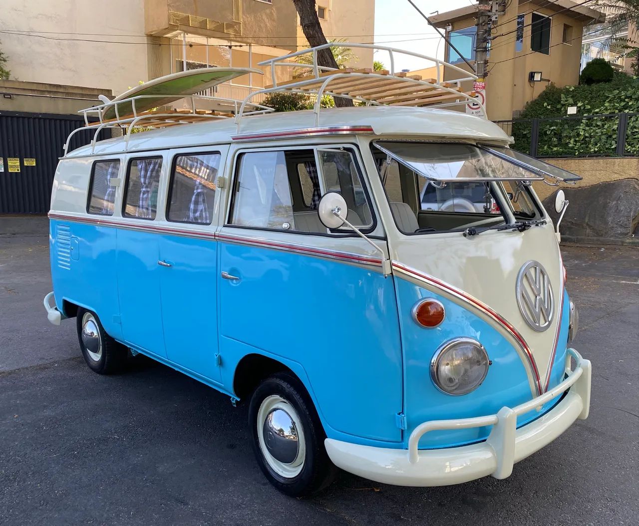Volkswagen Kombi Standard/ Luxo/ Serie Prata 1976