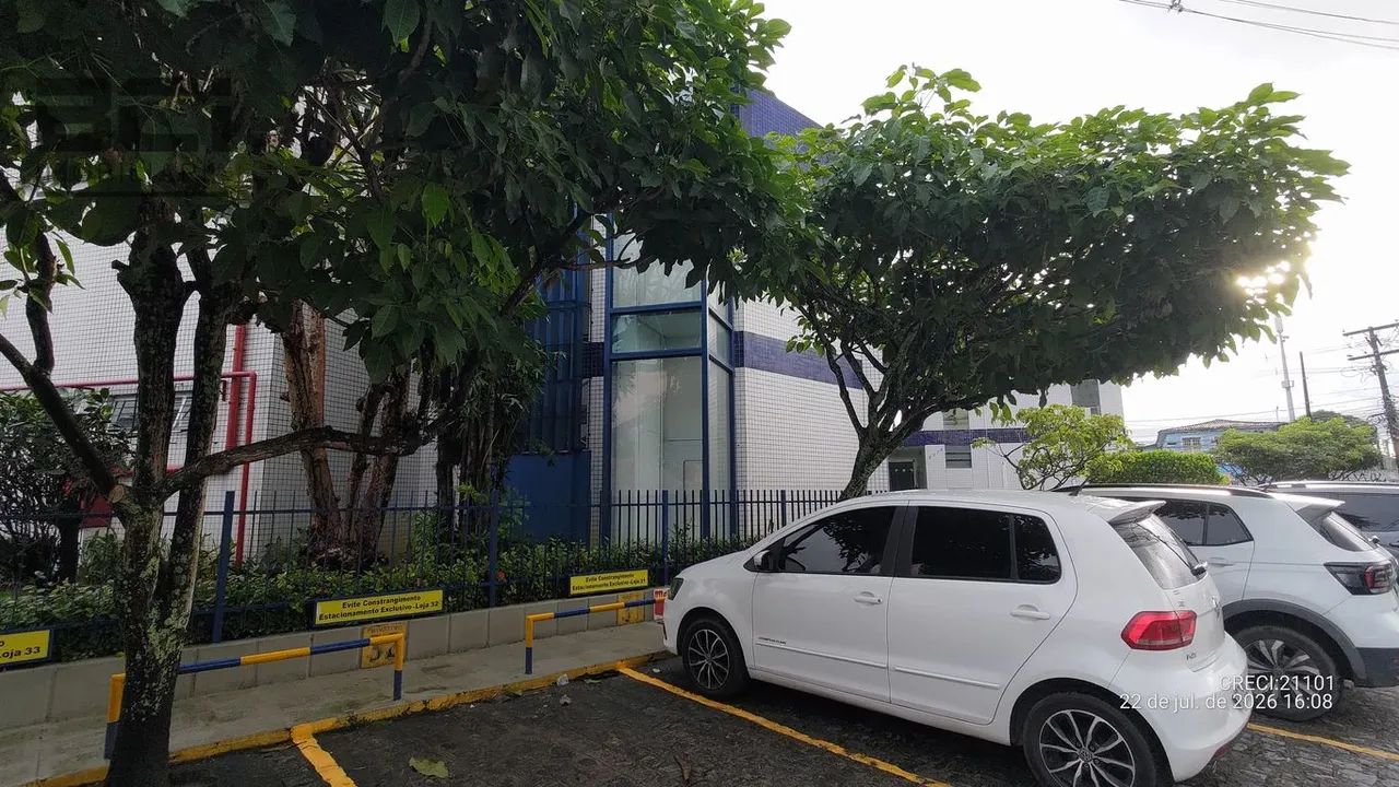 VENDE-SE Center comercial com 36 lojas 36 vagas de garagens. - Foto 2