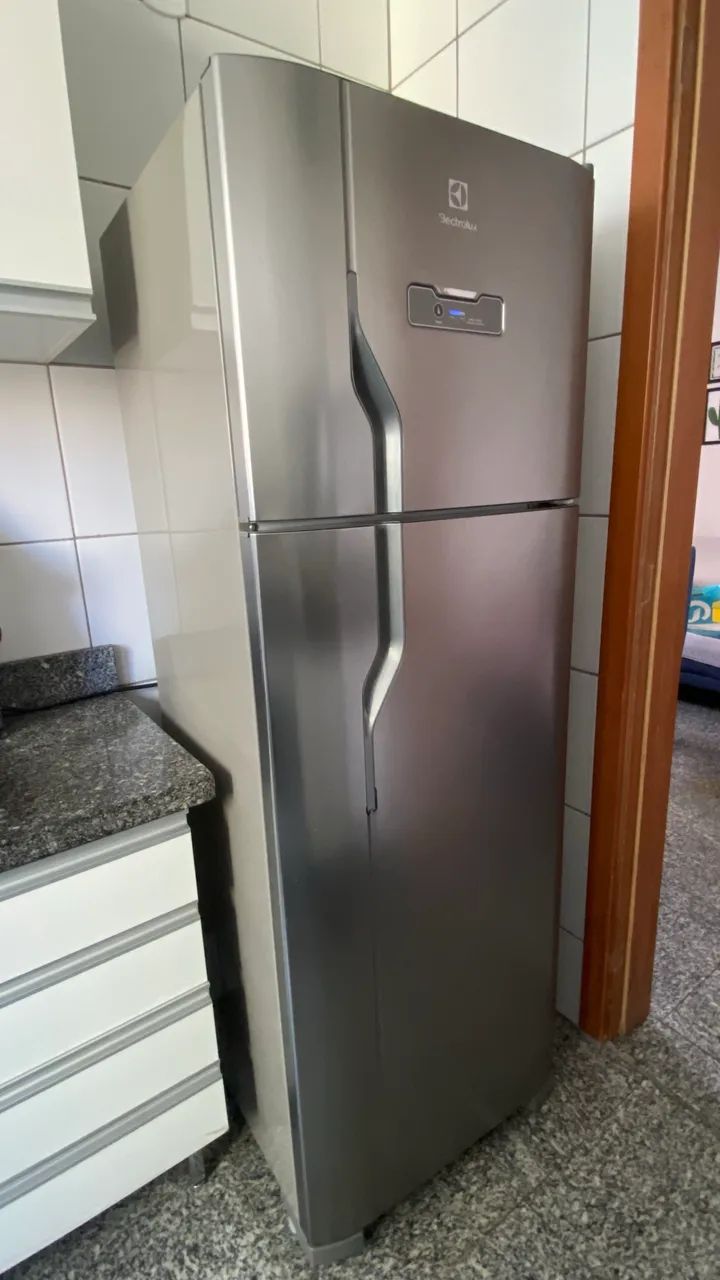Geladeira semi nova 