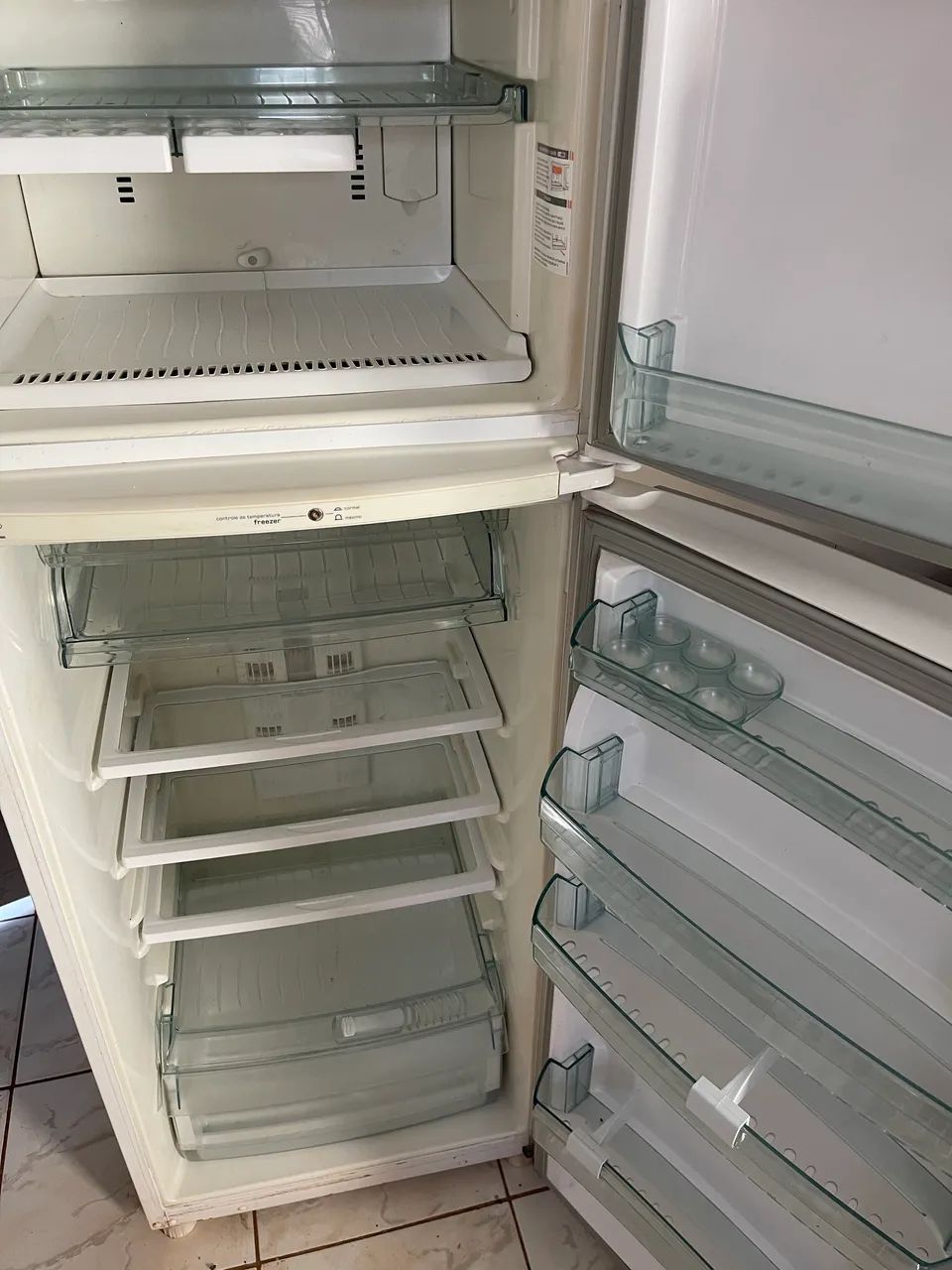 Geladeira Brastemp Frost Free 324 litros - Foto 3