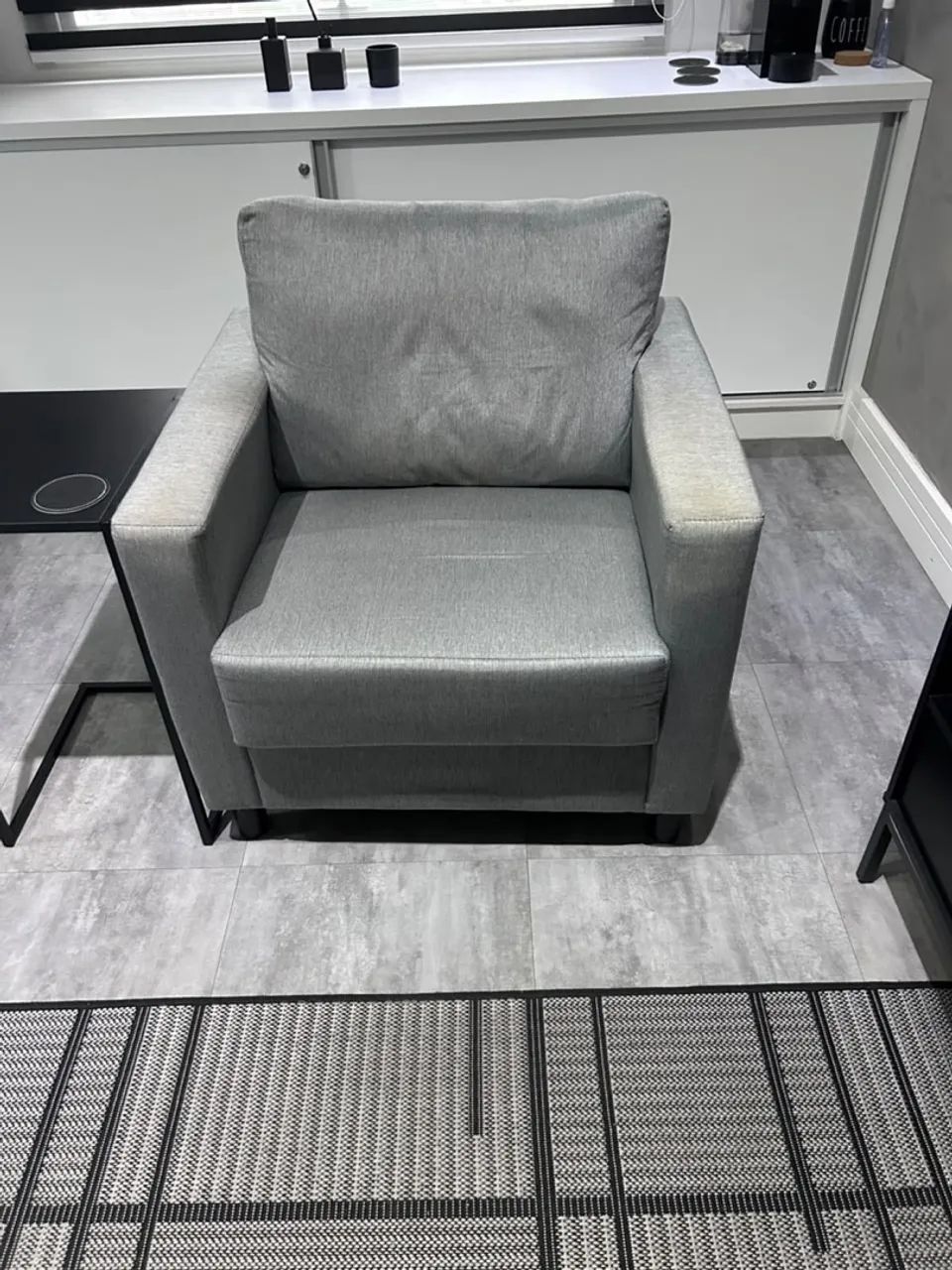 Poltrona Confortável Cinza - Design Moderno para Sala ou Escritório - Foto 2