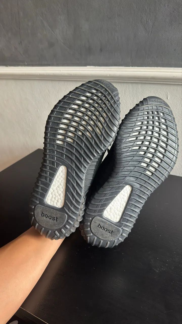 Adidas Yeezy Bred - Foto 3