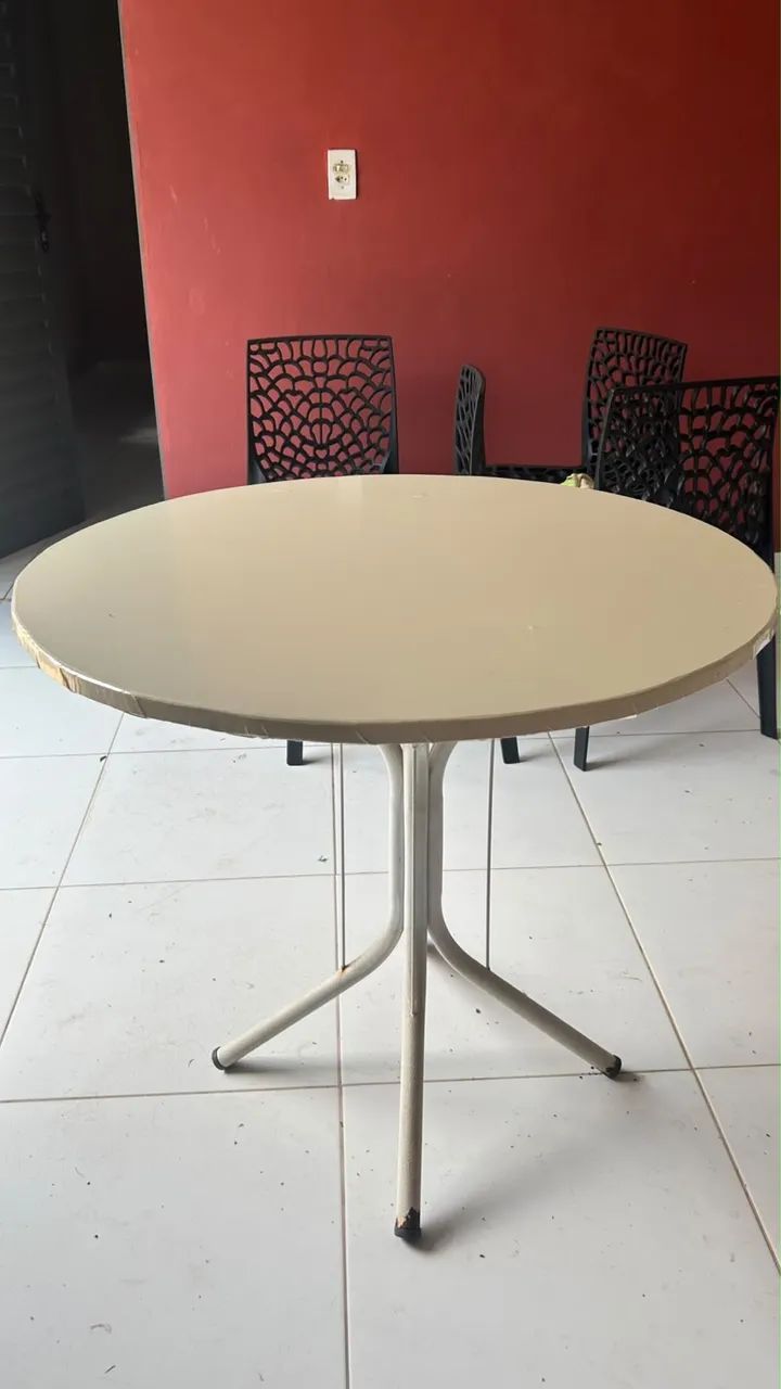 Vendo mesa de mármore com 04 cadeiras  - Foto 3