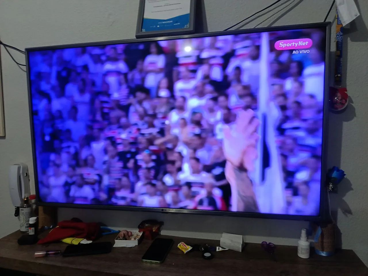 Televisão 50 polegadas junto com rack suspenso  - Foto 3