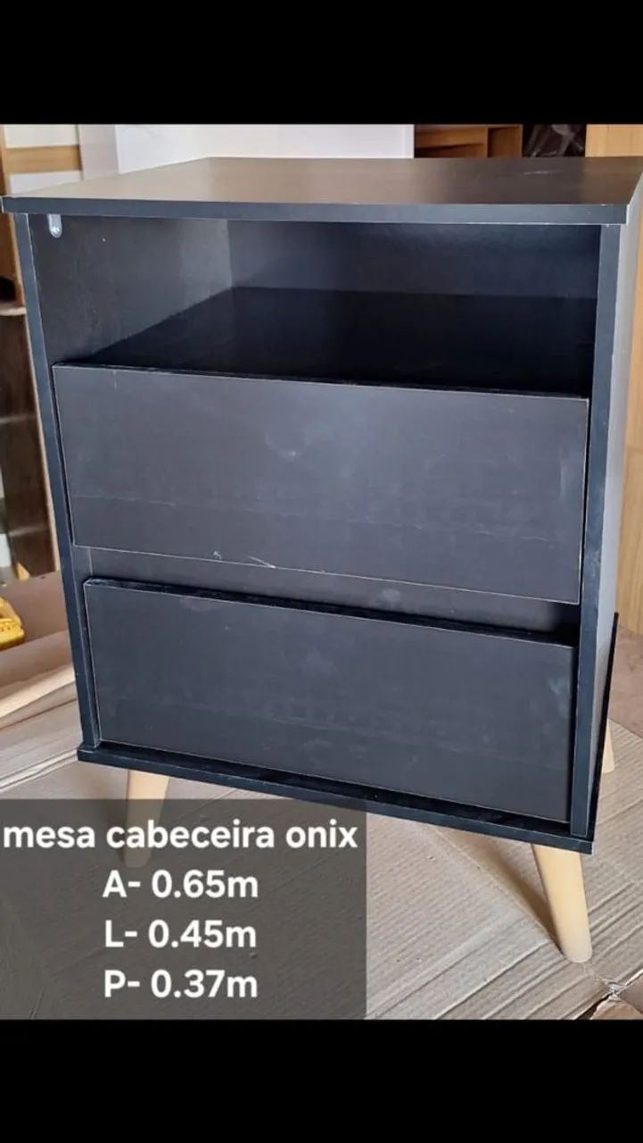Mesinha de cabeceira 