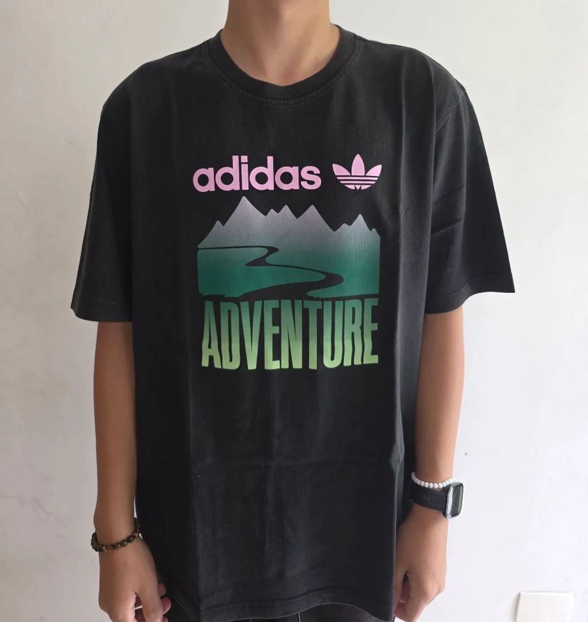 Camiseta adidas adventure oversized
