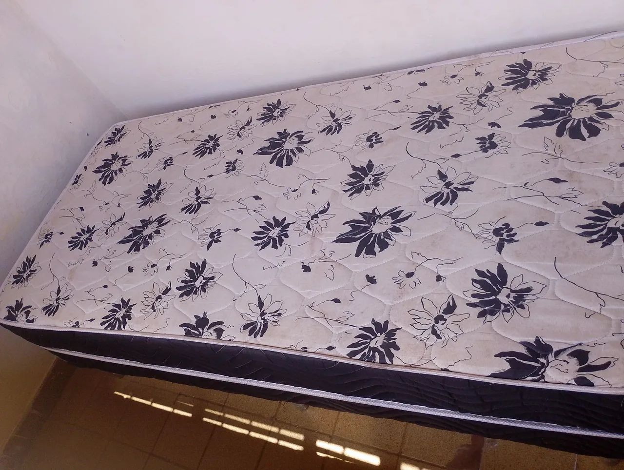 Vendo cama Box solteiro - Foto 2