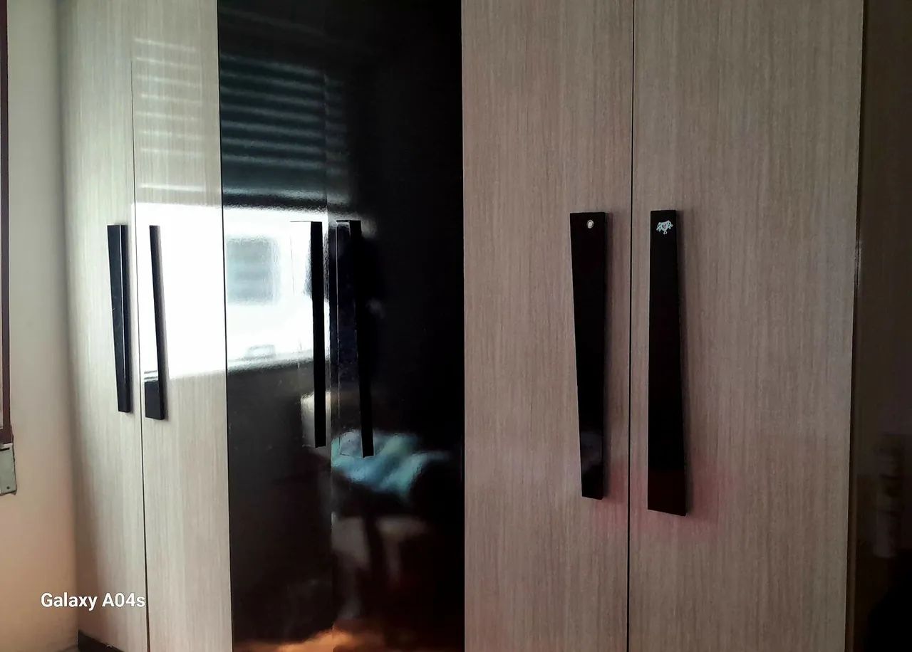 ARMARIO DE QUARTO - 6 PORTAS - Foto 3