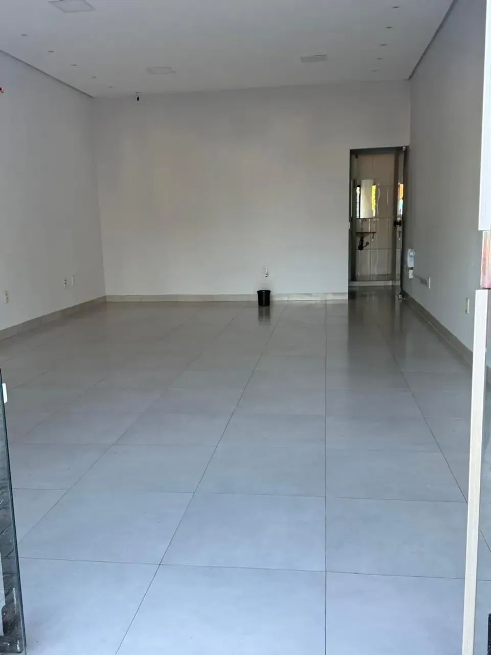 ALUGA-SE SALA COMERCIAL  AVENIDA JOSÉ DE BRITO - Foto 5
