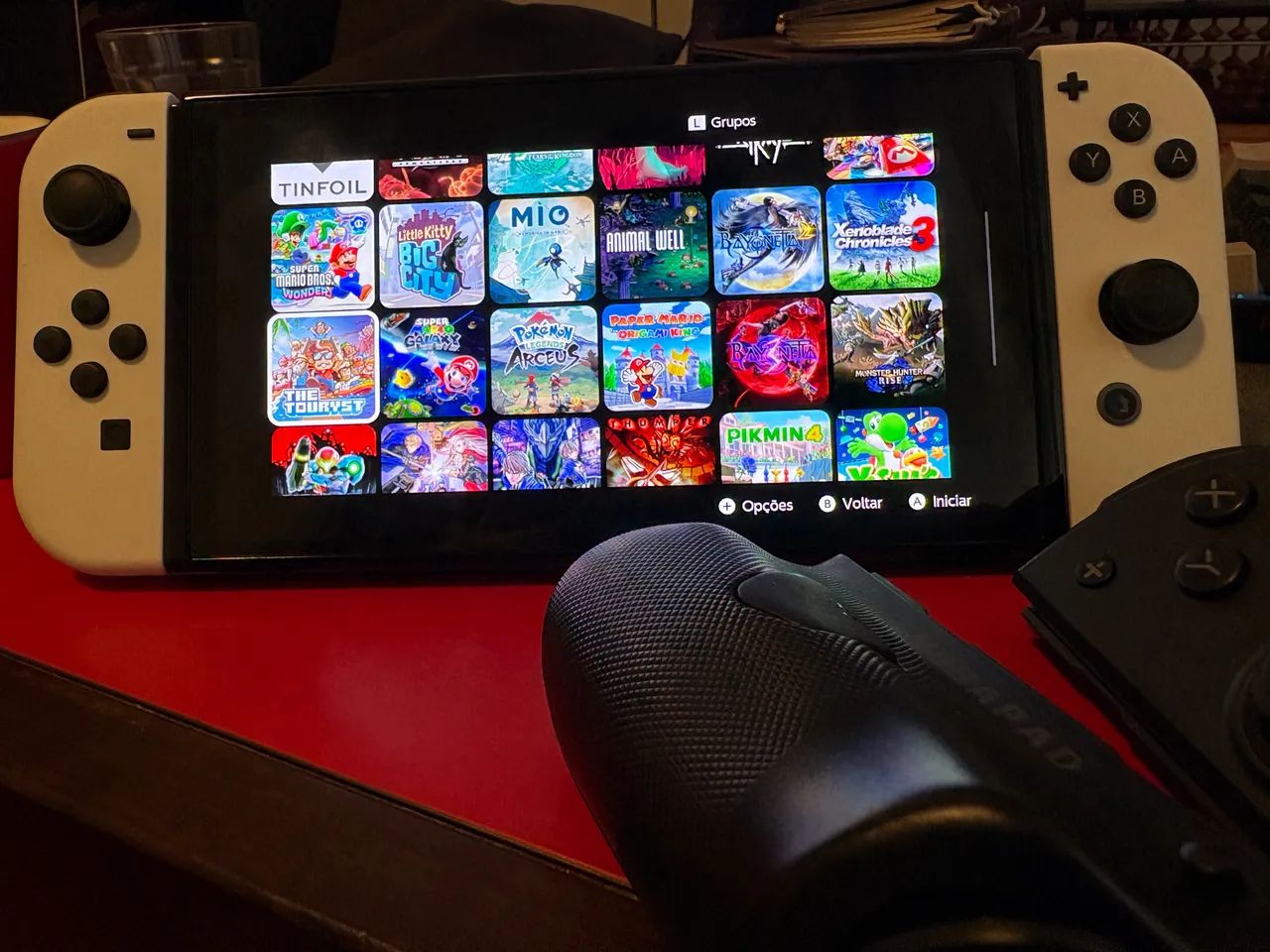 Nintendo Switch Oled Desbloqueado + Par de controles pro Mobapad - Foto 3