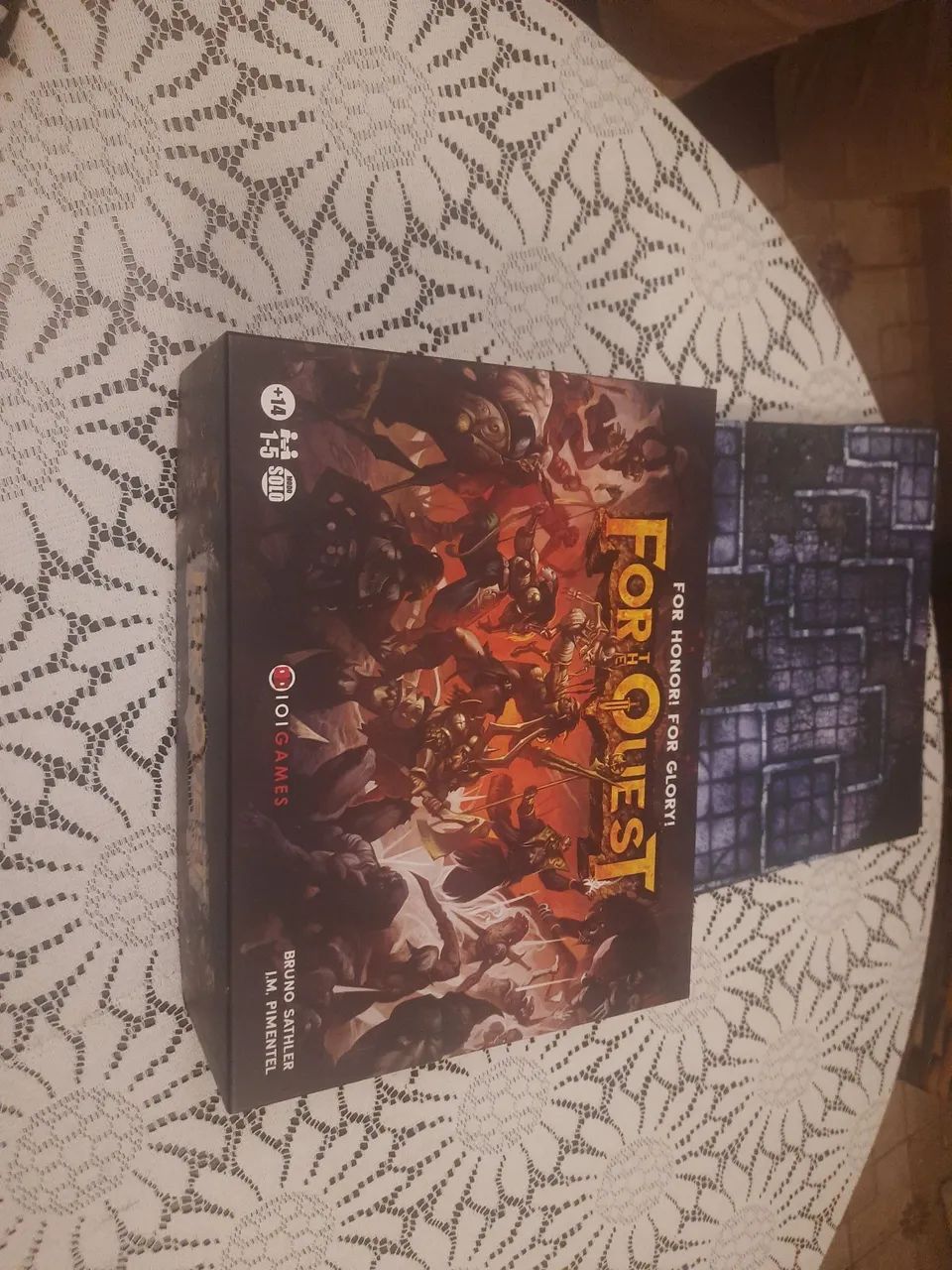 Jogo de tabuleiro novo nunca utilizado, possui expansão do jogo 
