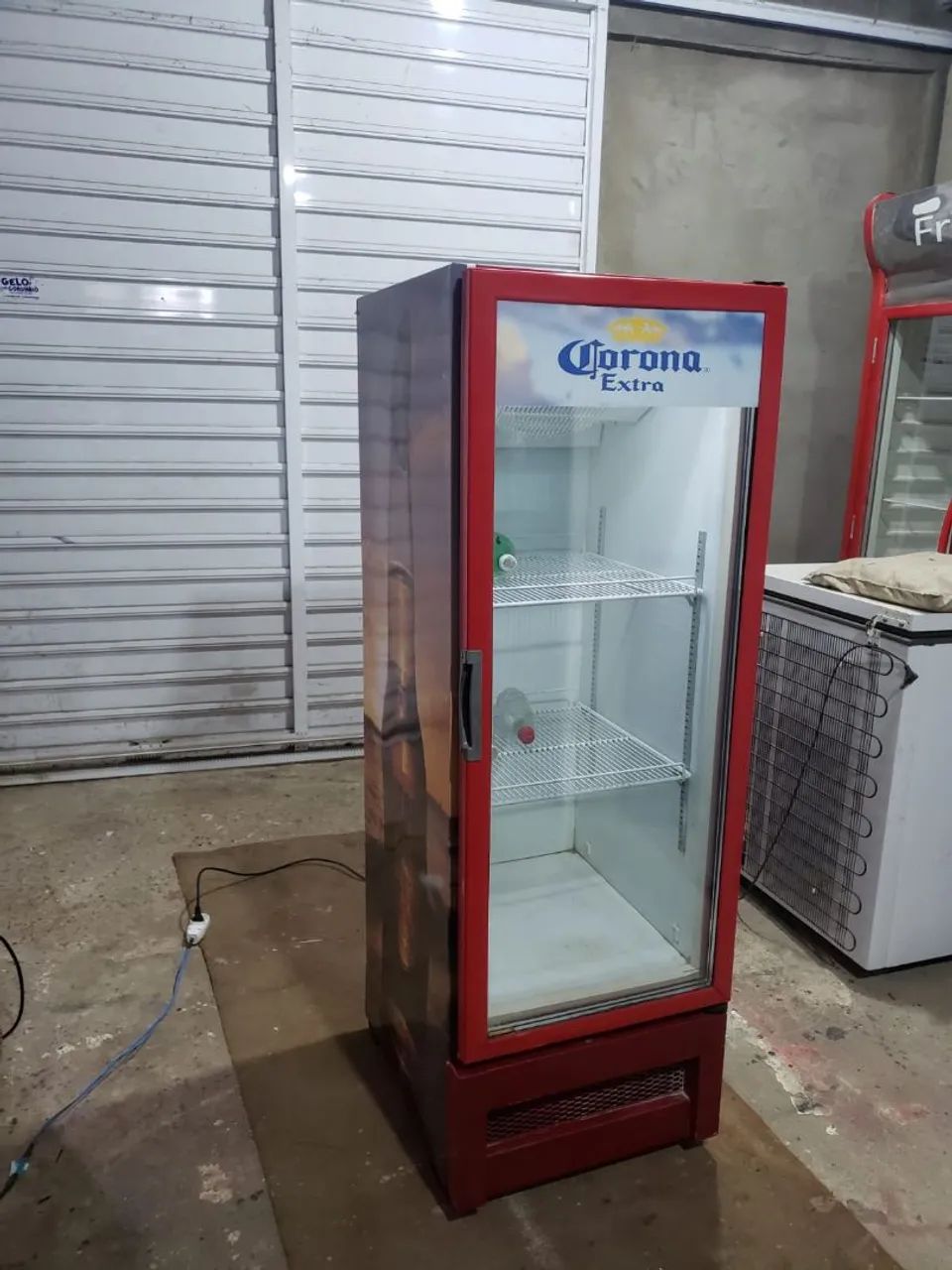 Vende-se expositor vertical slim motor 110vts zap *