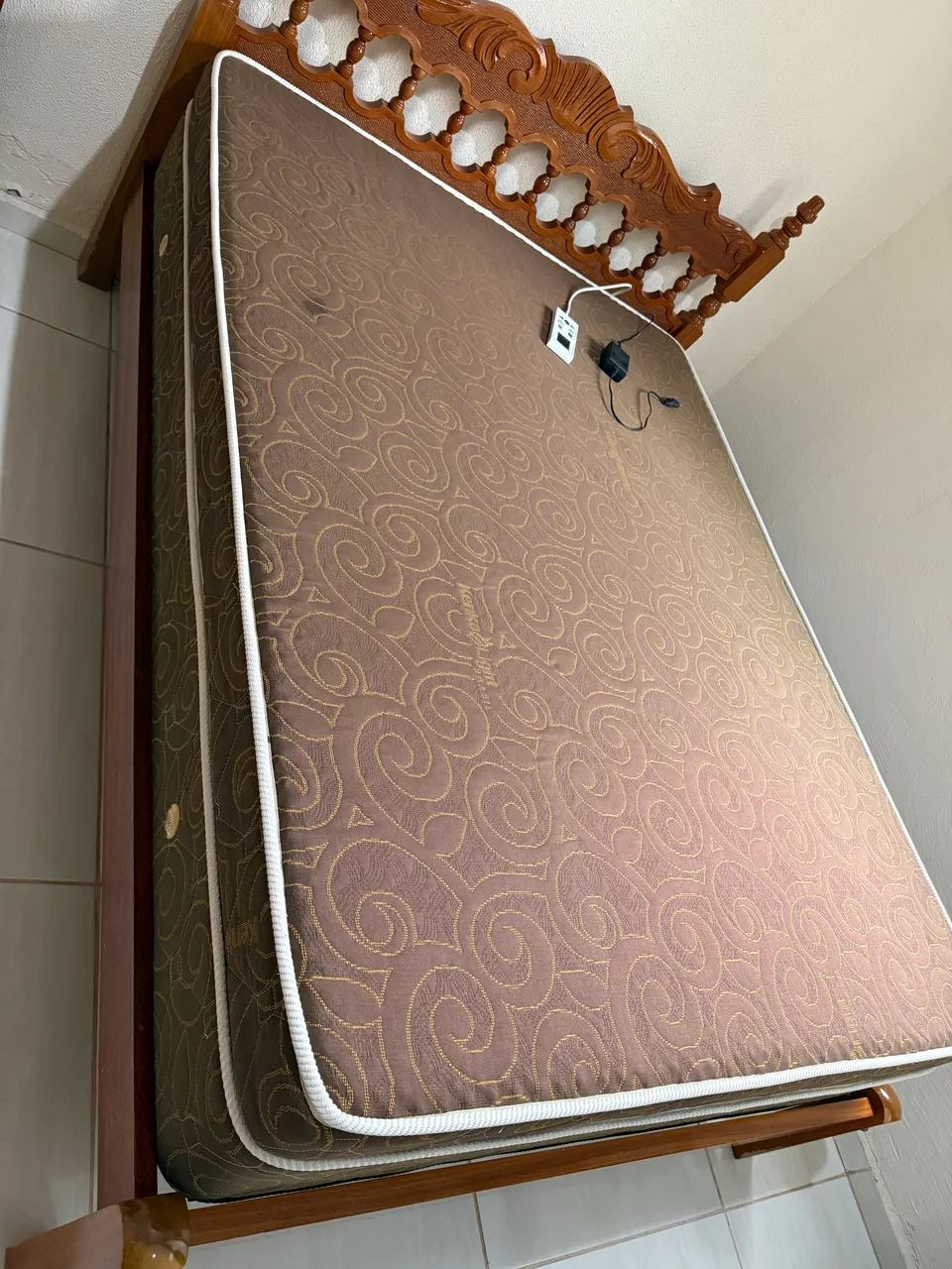 Colchão Magnético Queen com Massageador - Camas e Colchões