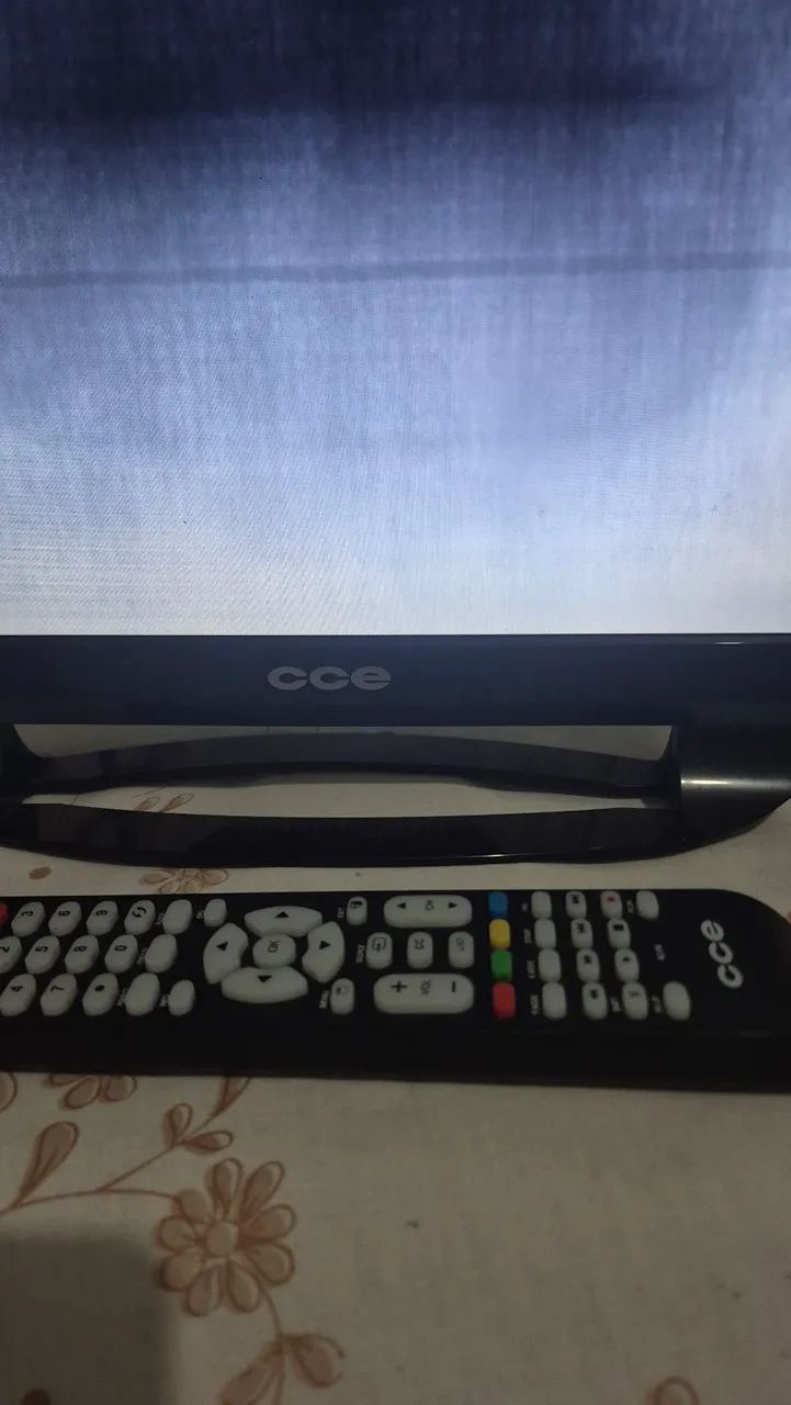 Tv cce com defeito  - Foto 4