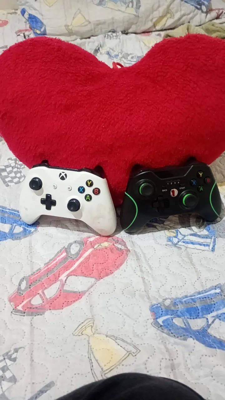 Xbox one s com 2 controles e com o fio do controle - Foto 2