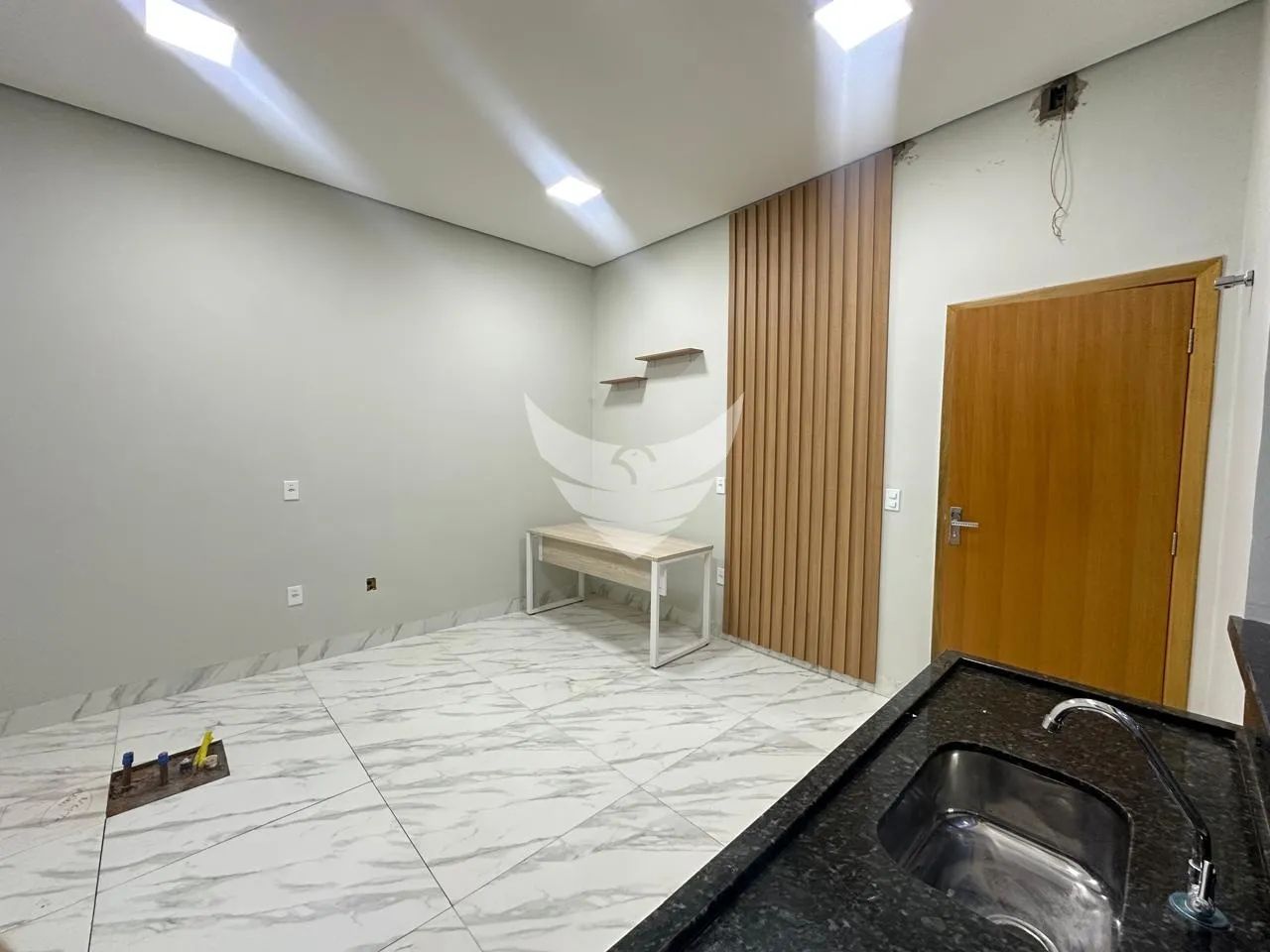 EXCELENTE SALA COMERCIAL DISPONÍVEL PARA LOCAÇÃO - Foto 4