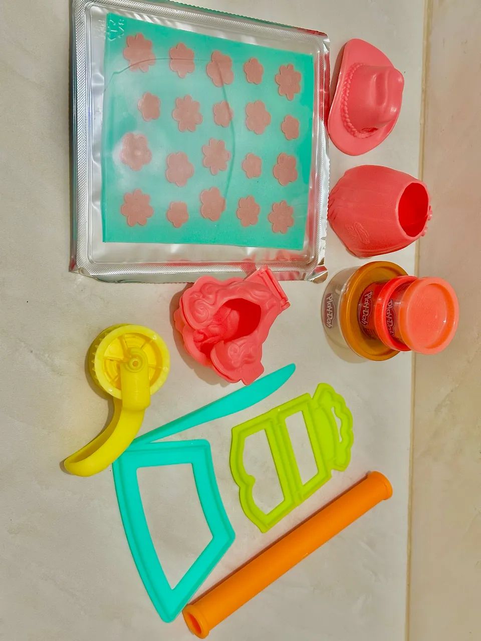 Kit boneca barbie play doh nunca usado - Foto 2