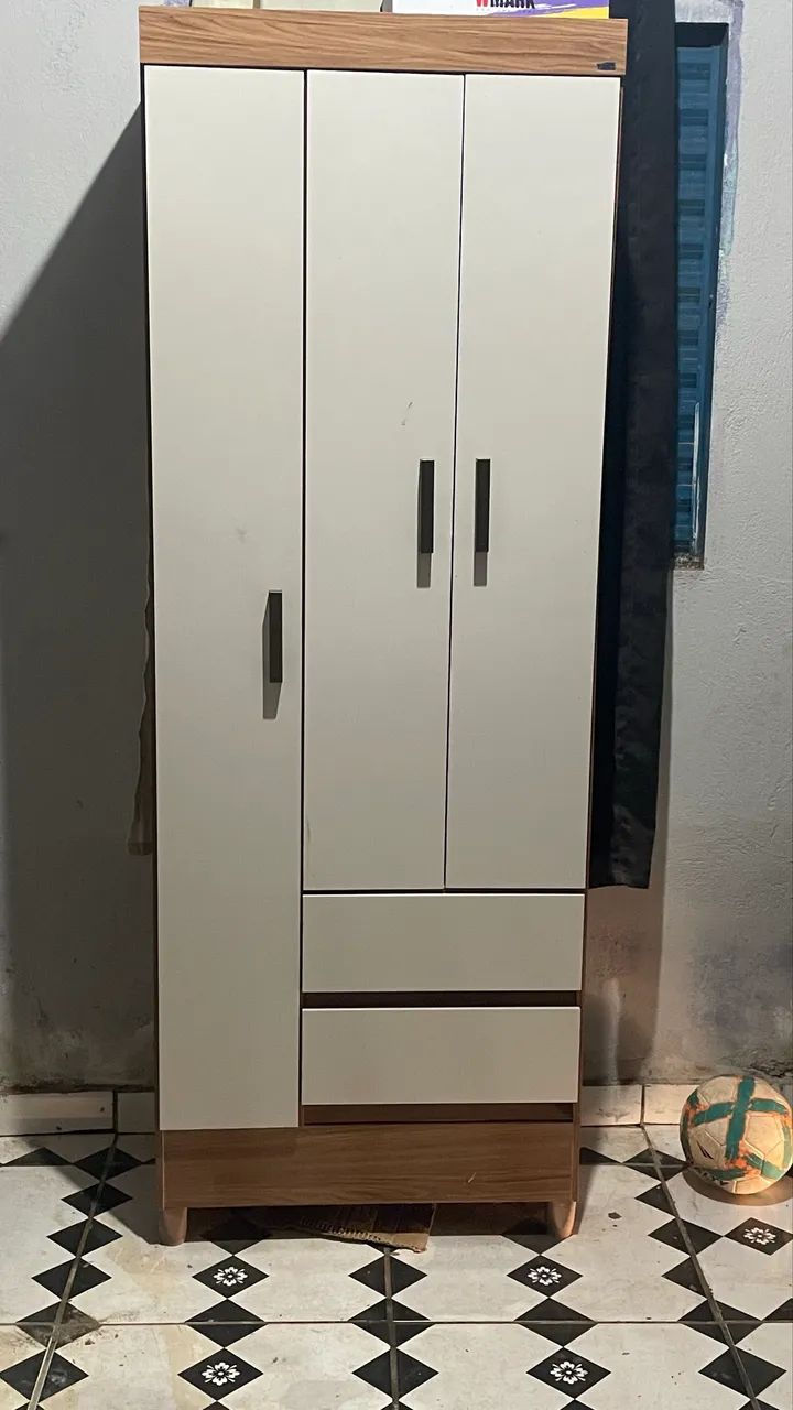 Guarda roupa de solteiro 