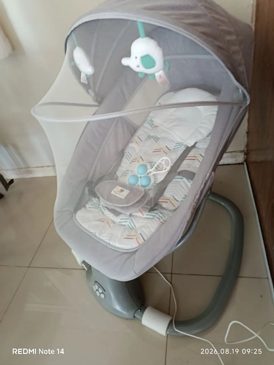 Cadeirinha de balanço para bebê. 