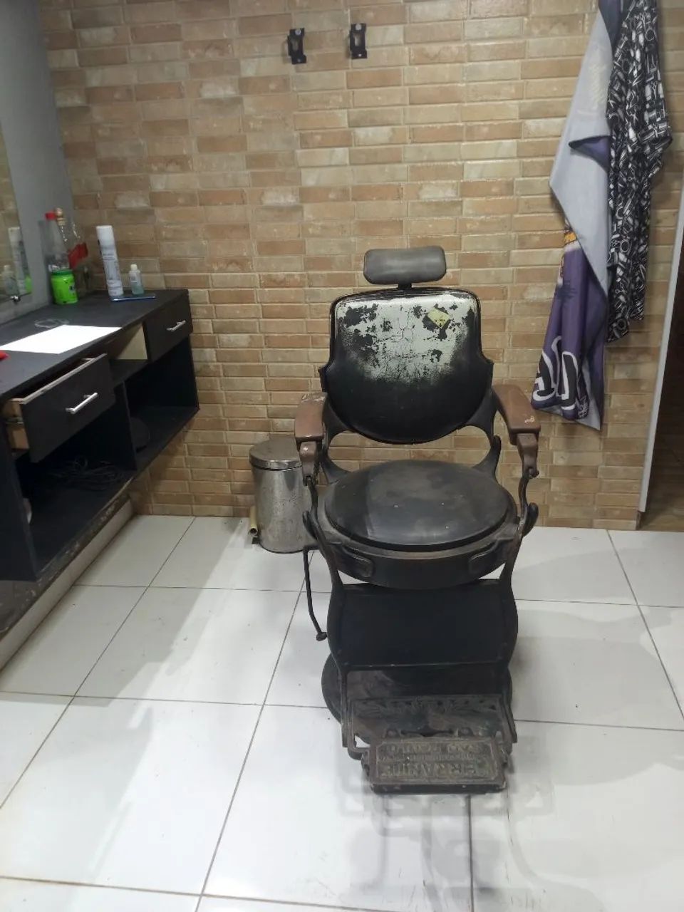 Cadeira Barbeiro Ferrante 