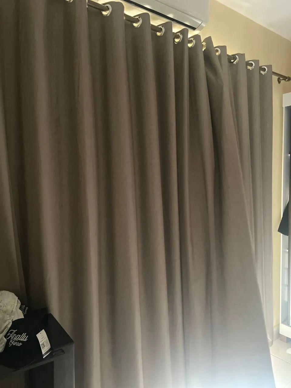 Vendo 3 cortinas top com bastão por 550 ! - Foto 2