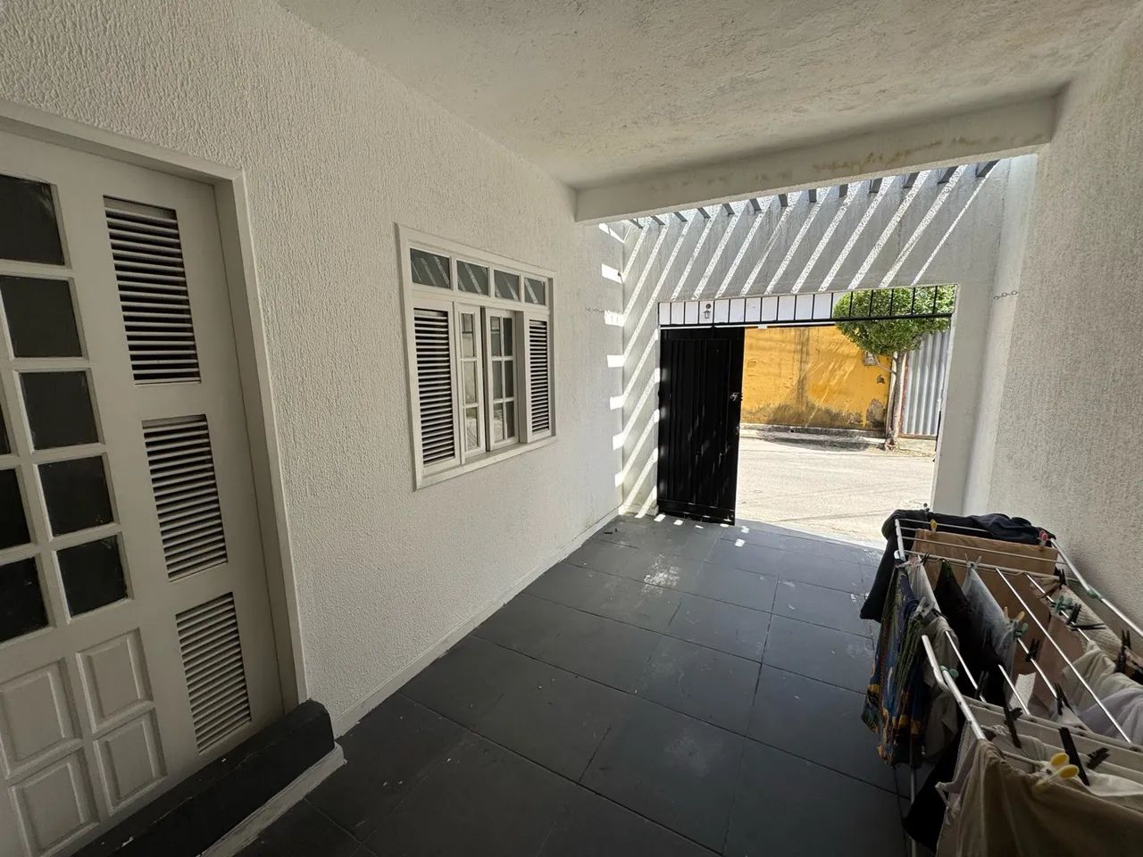 Casa 2 frentes na Cidade 2000