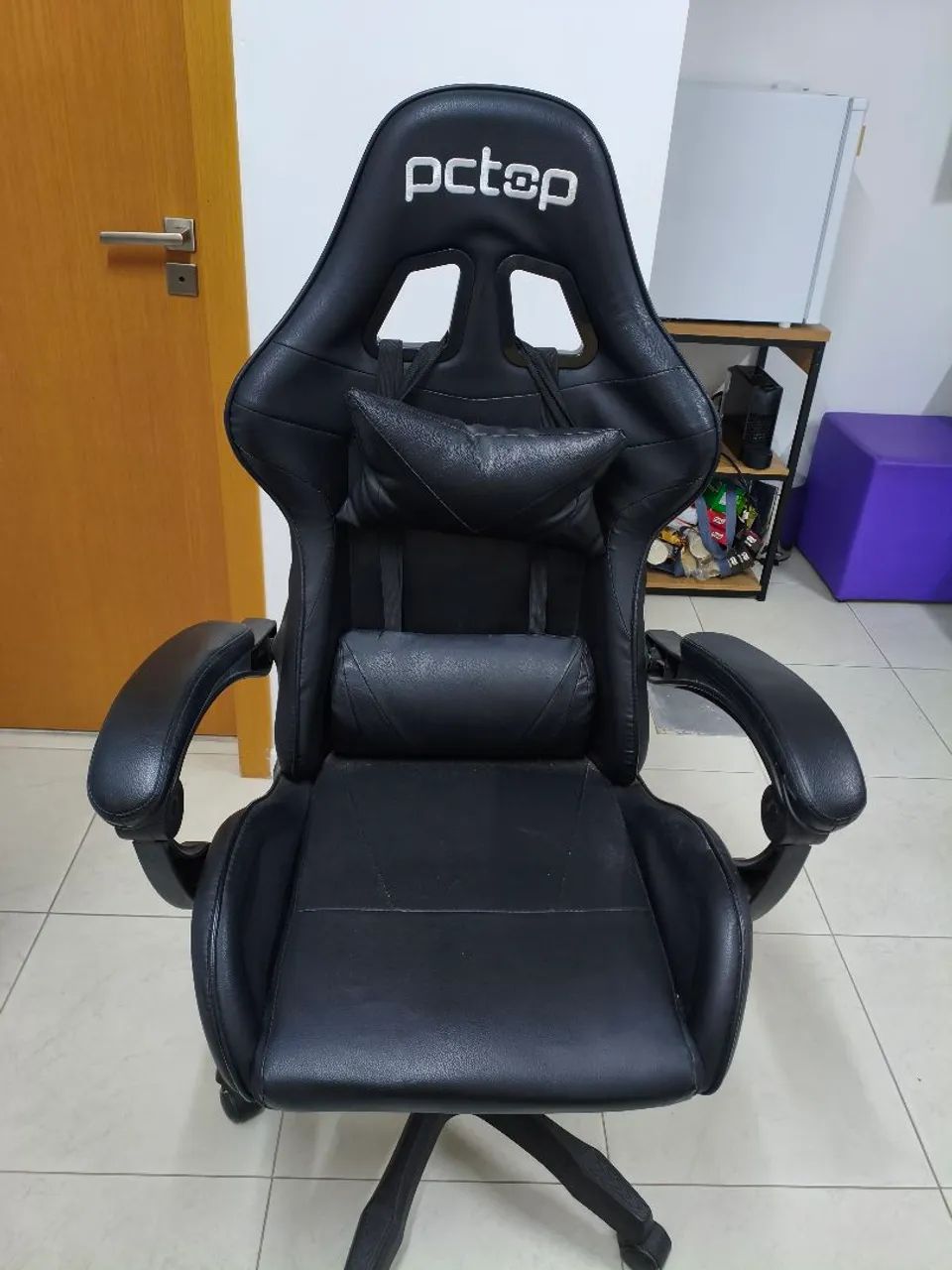 Cadeiras uma gamer e uma de escritório  - Foto 3