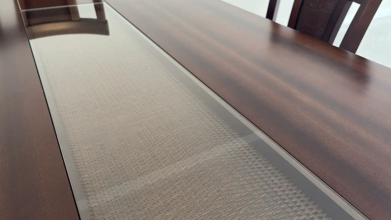 Mesa de Madeira Maciça com 6 Cadeiras! Elegância e Qualidade Atemporal - Foto 5