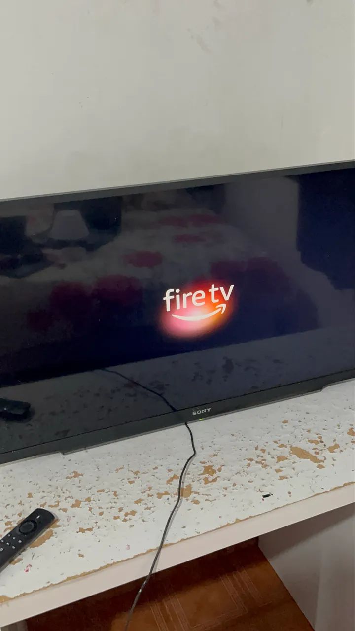 Amazon Fire TV Stick com Controle e Wi-Fi - Foto 2