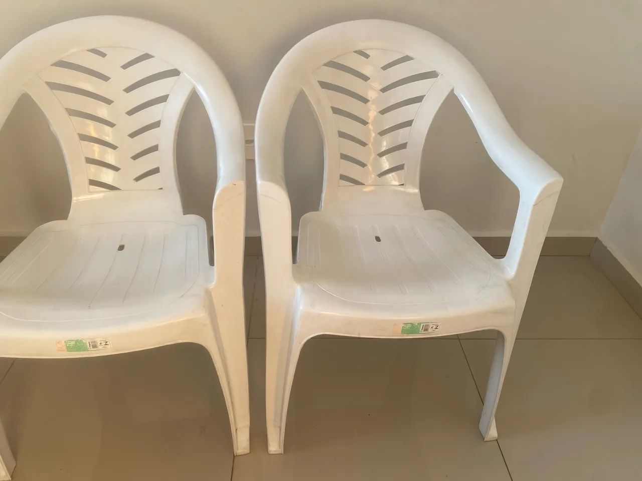 Cadeira de plástico 