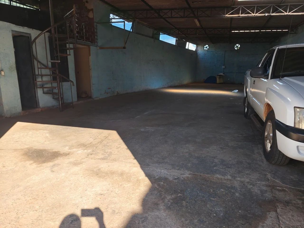 Alugo casa com galpão comercial frente para avenida Marechal Deodoro  - Foto 4