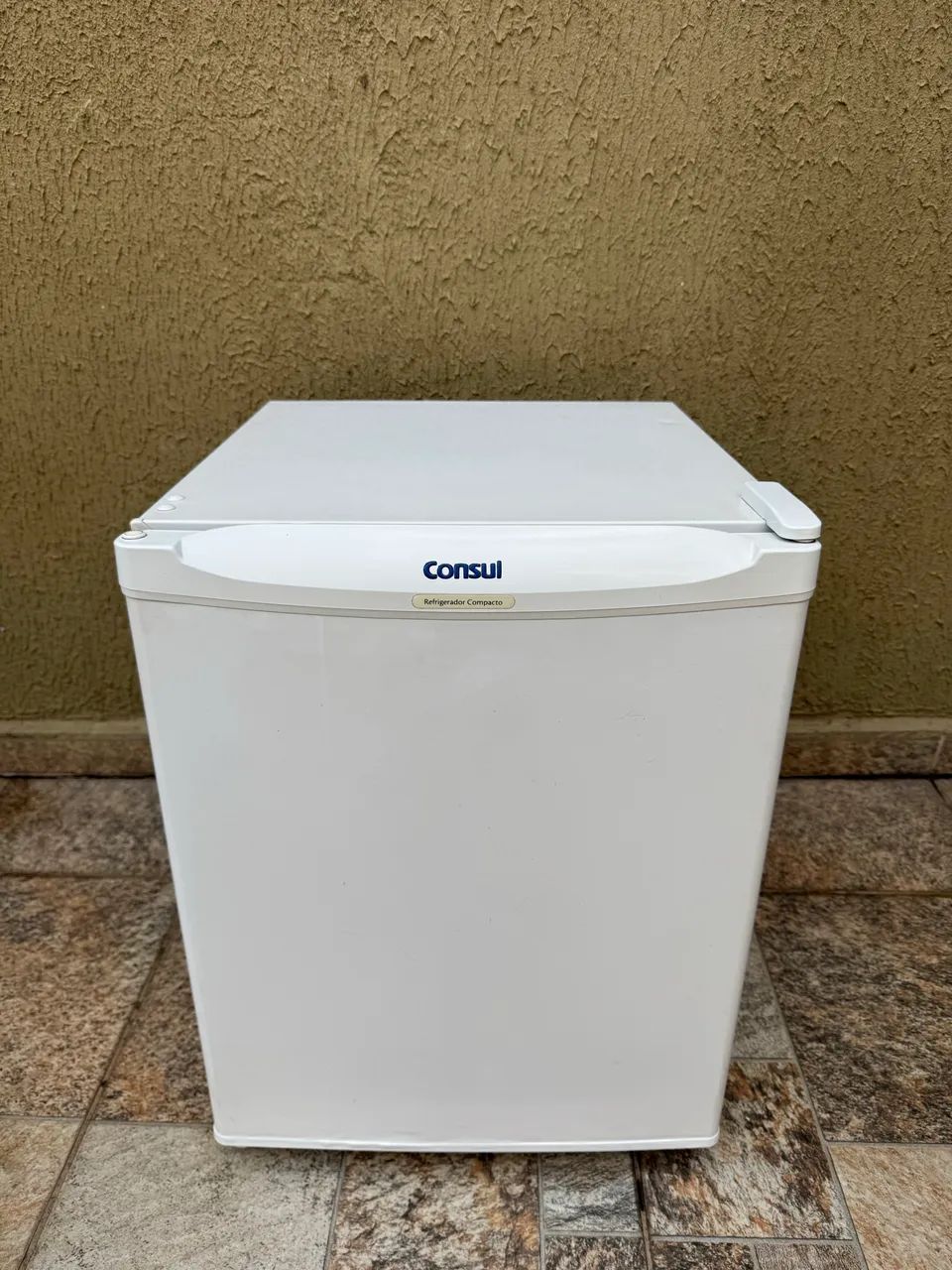 Frigobar Consul 110v 76L