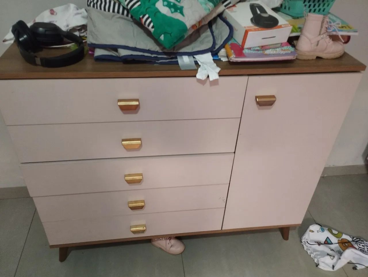 Guarda roupa+cômoda com detalhes de uso  - Foto 3