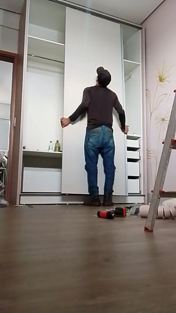 Serviços de montagem e desmontagem de móveis 