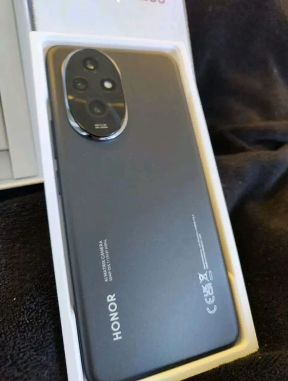 Honor 200 5G 256GB na caixa extra novo - Celulares e Smartphones
