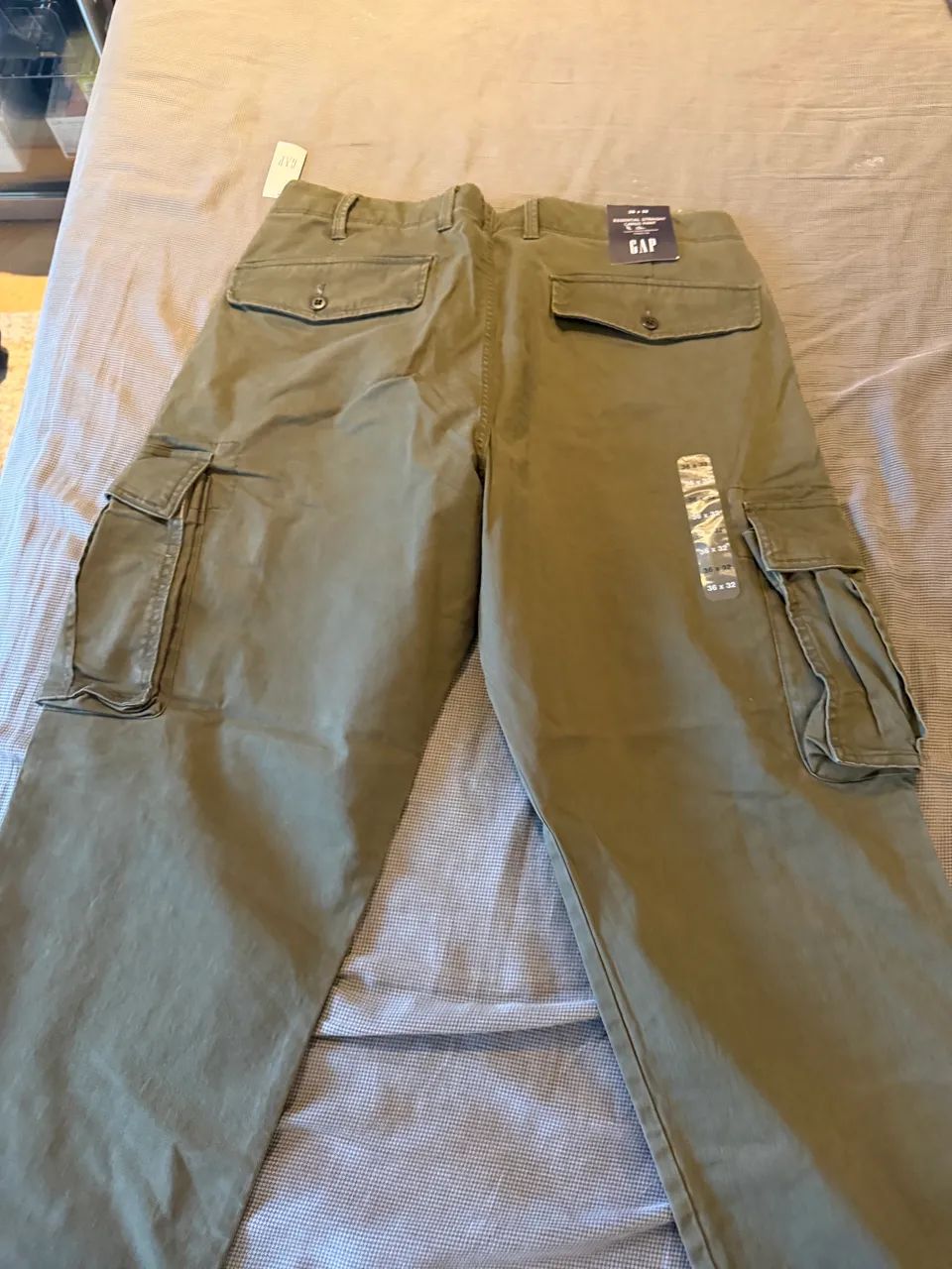 Calça Cargo GAP Essential Straight - Verde Militar - Nova com Etiqueta - Foto 3