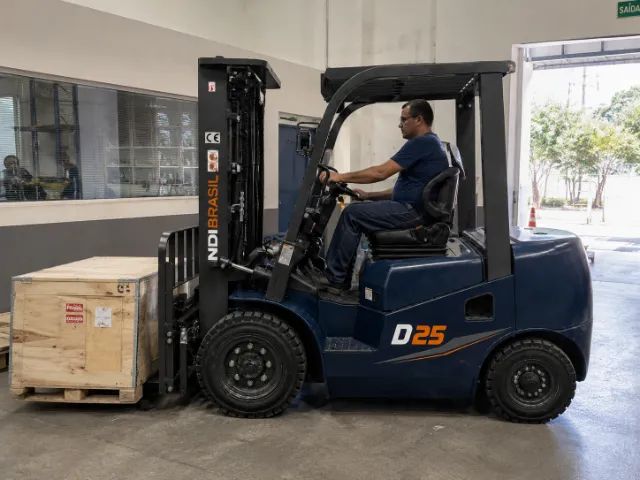 Empilhadeira 2.5T CPCD D25 NDI BRASIL Duplex