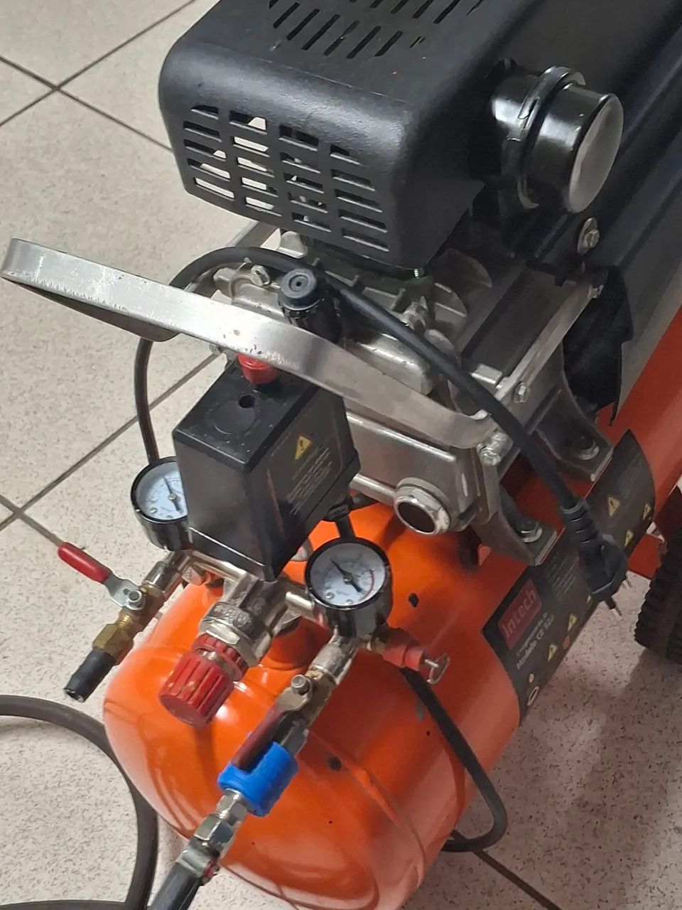 Compressor de ar 110v 25litros  - Foto 4