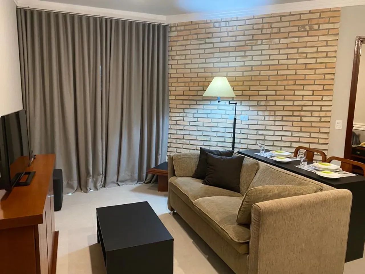 Amplo/ Ótima localização/ Mobiliado